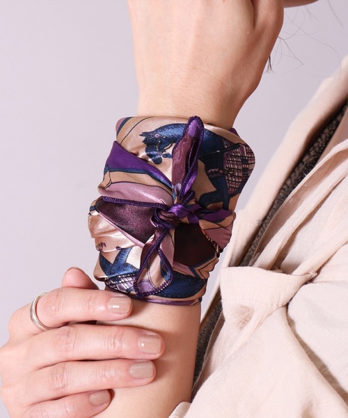 BAYBLO（ベイブロ）の「(CR)【ユニセックス】パネル 馬車 柄 プリント スカーフ[70cm×70cm]（バンダナ/スカーフ・レディース・ベージュ/パープル/ネイビー/ワイン・ONE SIZE）」の22枚目の写真