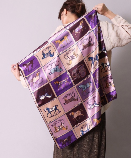 BAYBLO（ベイブロ）の「(CR)【ユニセックス】パネル 馬車 柄 プリント スカーフ[70cm×70cm]（バンダナ/スカーフ・レディース・ベージュ/パープル/ネイビー/ワイン・ONE SIZE）」の10枚目の写真