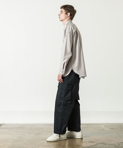 SLICK（スリック）の「T/Rツイルドロップショルダーステッチワークシャツ（シャツ/ブラウス・メンズ・ブラック/カーキ/チャコールグレー/アイボリー・2/1/3）」の20枚目の写真