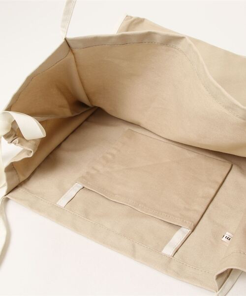 mimi toujours（ミミトゥジュール）の「トートバッグ パイピング サイドリボン omom×mimi toujours（トートバッグ・レディース・ホワイト/ベージュ・F）」の20枚目の写真