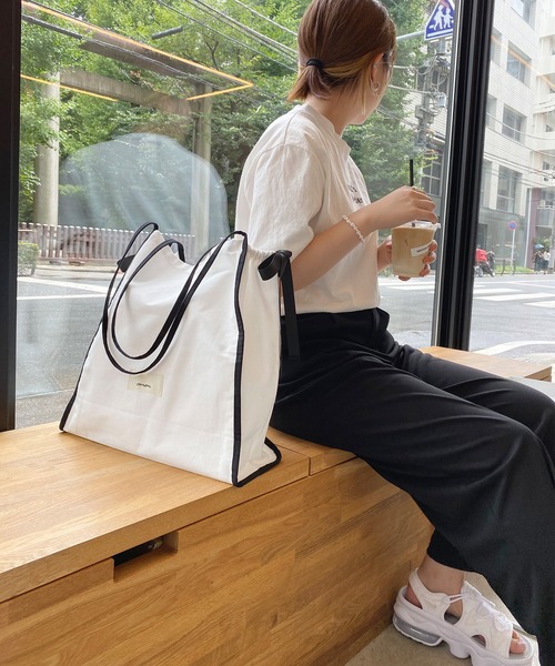 mimi toujours（ミミトゥジュール）の「トートバッグ パイピング サイドリボン omom×mimi toujours（トートバッグ・レディース・ホワイト/ベージュ・F）」の7枚目の写真