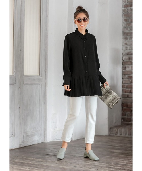 STYLE DELI(スタイルデリ)の「ジョーゼット裾プリーツシャツ(シャツ/ブラウス・レディース・ホワイト/ブラック・FREE)」の3枚目の写真