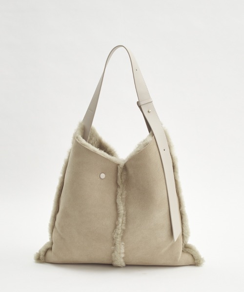 LAZY SUSAN（レイジースーザン）の「バッグ　story. /ストーリー　リバーシブルムートン（ショルダーバッグ・レディース・アイボリー/グレー・FREE）」の5枚目の写真