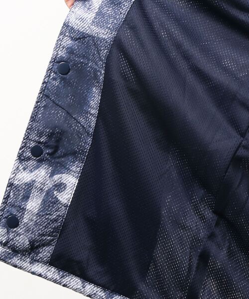 Champion（チャンピオン）の「【Wo】【it】Champion SATIN COACHES JACKET RIBBED CUFF PRINT（ミリタリージャケット・レディース・ブラック/ネイビー・MEDIUM/LARGE/SMALL）」の5枚目の写真