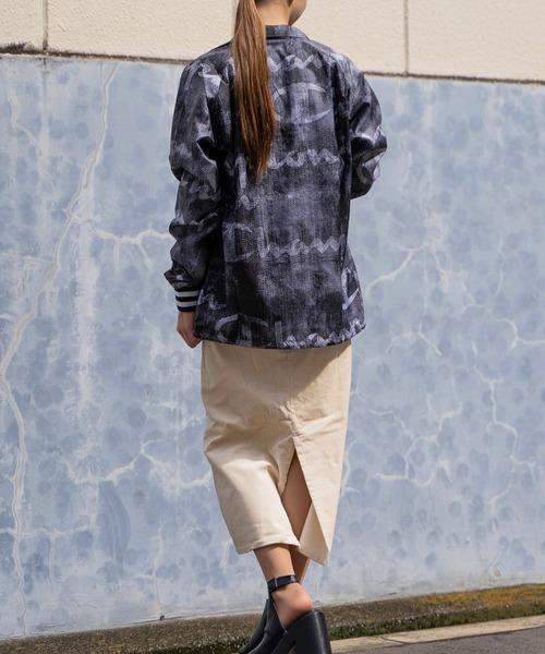 Champion（チャンピオン）の「【Wo】【it】Champion SATIN COACHES JACKET RIBBED CUFF PRINT（ミリタリージャケット・レディース・ブラック/ネイビー・MEDIUM/LARGE/SMALL）」の16枚目の写真