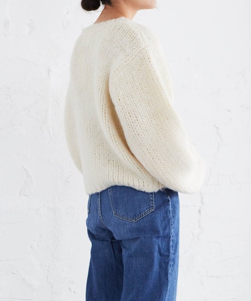 EFOLE（エフォル）の「モヘアライク ボリュームスリーブ クロップドニット（ニット/セーター・レディース・オフホワイト/ラベンダー/キャメル・FREE）」の11枚目の写真