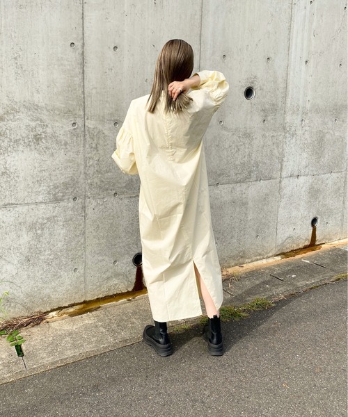 y/m by RIKA（イムバイリカ）の「スタンドカラーボリュームスリーブワンピース（ワンピース・レディース・ホワイト/ライトイエロー・FREE）」の14枚目の写真