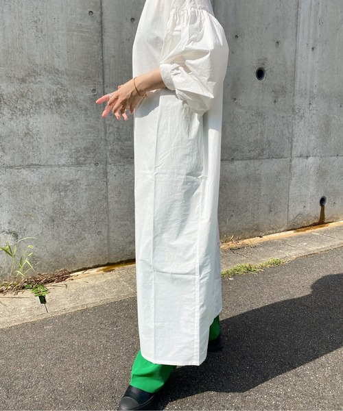 y/m by RIKA（イムバイリカ）の「スタンドカラーボリュームスリーブワンピース（ワンピース・レディース・ホワイト/ライトイエロー・FREE）」の8枚目の写真