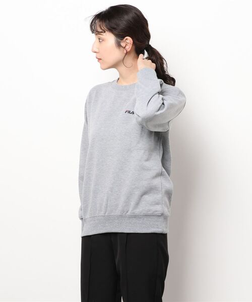 FILA(フィラ)の「【FILA/フィラ】裏起毛ワンポイント刺繍スウェットトレーナー(スウェット・レディース・ホワイト/ブラック/ネイビー/ピンク/杢グレー・MEDIUM/LARGE/X-LARGE)」の4枚目の写真