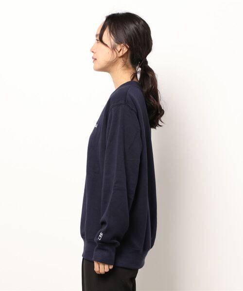 FILA(フィラ)の「【FILA/フィラ】裏起毛ワンポイント刺繍スウェットトレーナー(スウェット・レディース・ホワイト/ブラック/ネイビー/ピンク/杢グレー・MEDIUM/LARGE/X-LARGE)」の6枚目の写真