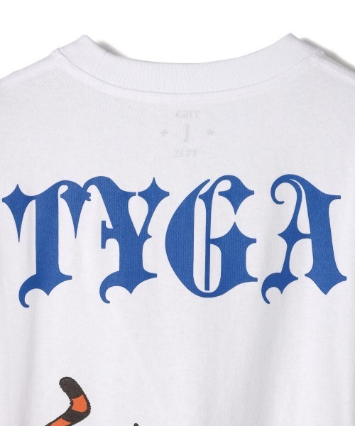 Evae mob（エヴァーモブ）の「EVAEMOB＋TYGA/エバーモブ＋タイガ/Tyga Collaboration Tee//コラボレーションTシャツ（Tシャツ/カットソー・メンズ・ホワイト・X-LARGE/LARGE）」の9枚目の写真