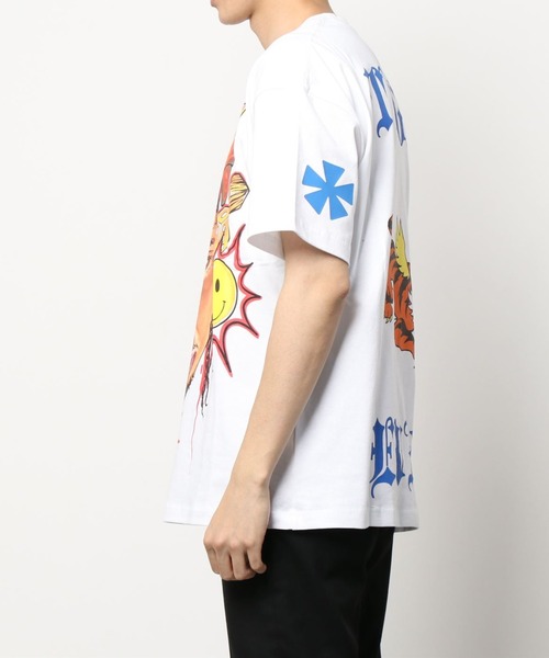 Evae mob（エヴァーモブ）の「EVAEMOB＋TYGA/エバーモブ＋タイガ/Tyga Collaboration Tee//コラボレーションTシャツ（Tシャツ/カットソー・メンズ・ホワイト・X-LARGE/LARGE）」の8枚目の写真