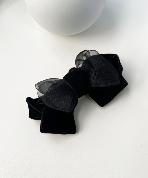 CEMONEMO(セモネモ)の「ベロア ブラック リボン バレッタ(バレッタ/ヘアクリップ・レディース・その他2/その他3/その他1・FREE)」の2枚目の写真