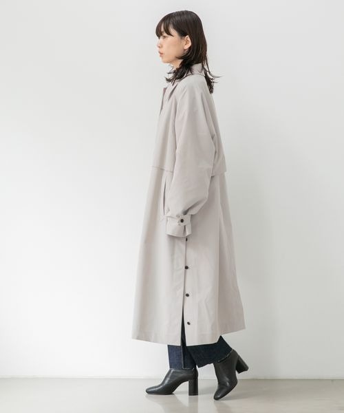 LOWRYS FARM(ローリーズファーム)の「ウェザースリットヨークコート 261615(トレンチコート・メンズ・チャコールグレー/グリーン/アイボリー・MEDIUM/LARGE)」の4枚目の写真