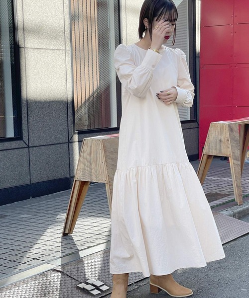 Alley by w closet（アリーバイダブルクローゼット）の「【Alley】ハリハリ生地後ろあきボリュームワンピース（ワンピース・レディース・ベージュ/イエロー・FREE）」の13枚目の写真