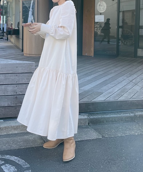 Alley by w closet（アリーバイダブルクローゼット）の「【Alley】ハリハリ生地後ろあきボリュームワンピース（ワンピース・レディース・ベージュ/イエロー・FREE）」の8枚目の写真