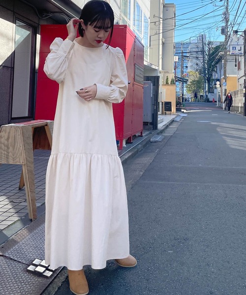 Alley by w closet（アリーバイダブルクローゼット）の「【Alley】ハリハリ生地後ろあきボリュームワンピース（ワンピース・レディース・ベージュ/イエロー・FREE）」の5枚目の写真