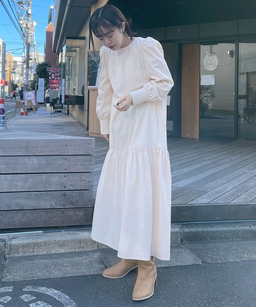 Alley by w closet（アリーバイダブルクローゼット）の「【Alley】ハリハリ生地後ろあきボリュームワンピース（ワンピース・レディース・ベージュ/イエロー・FREE）」の12枚目の写真