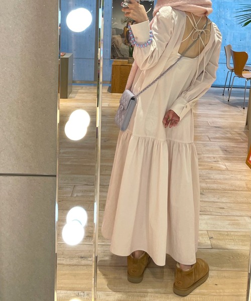 Alley by w closet（アリーバイダブルクローゼット）の「【Alley】ハリハリ生地後ろあきボリュームワンピース（ワンピース・レディース・ベージュ/イエロー・FREE）」の9枚目の写真