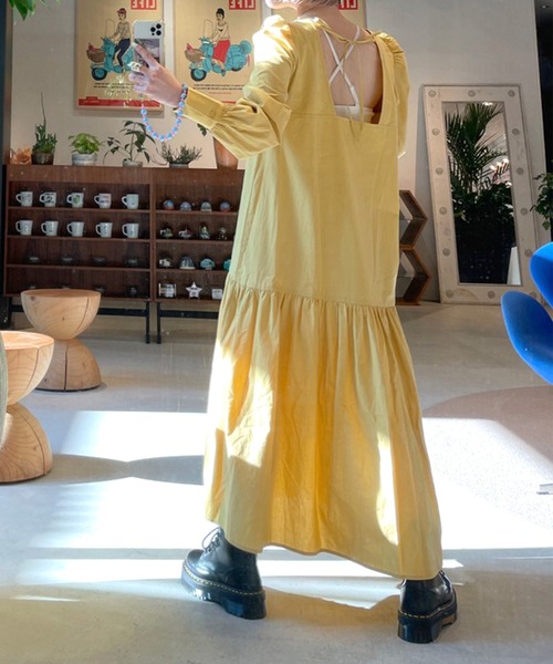 Alley by w closet（アリーバイダブルクローゼット）の「【Alley】ハリハリ生地後ろあきボリュームワンピース（ワンピース・レディース・ベージュ/イエロー・FREE）」の17枚目の写真