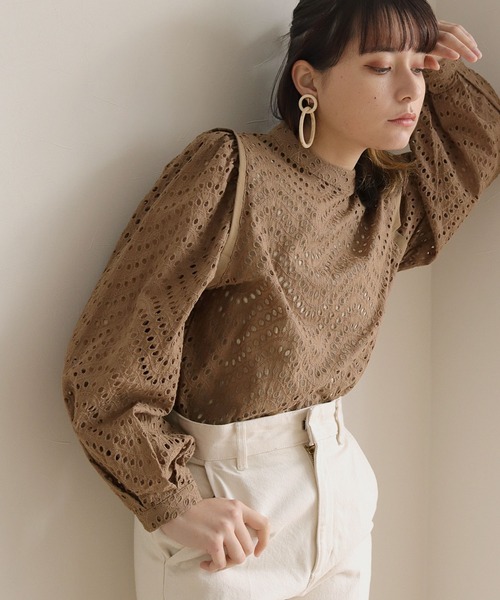 HER CLOSET(ハークローゼット)の「【shemoshelly】カットレースボリュームスリーブブラウス(シャツ/ブラウス・レディース・ブラック/オフホワイト/モカ/グレイッシュベージュ・M)」の16枚目の写真