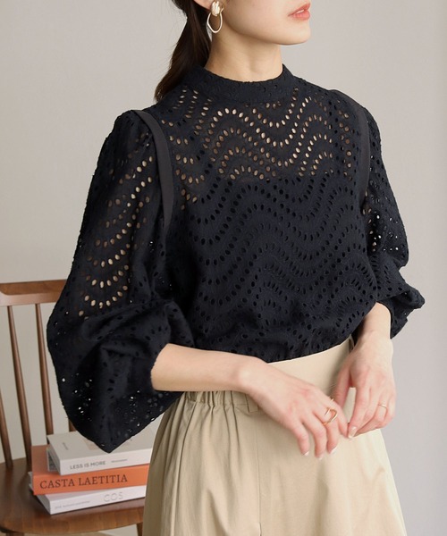 HER CLOSET(ハークローゼット)の「【shemoshelly】カットレースボリュームスリーブブラウス(シャツ/ブラウス・レディース・ブラック/オフホワイト/モカ/グレイッシュベージュ・M)」の12枚目の写真