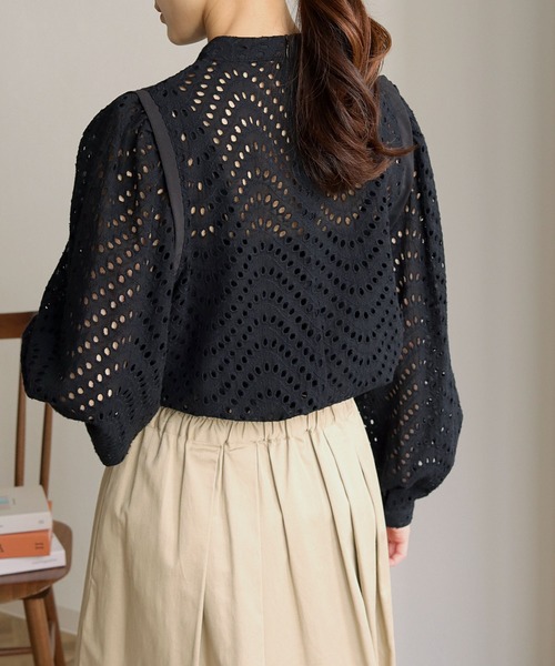 HER CLOSET(ハークローゼット)の「【shemoshelly】カットレースボリュームスリーブブラウス(シャツ/ブラウス・レディース・ブラック/オフホワイト/モカ/グレイッシュベージュ・M)」の19枚目の写真