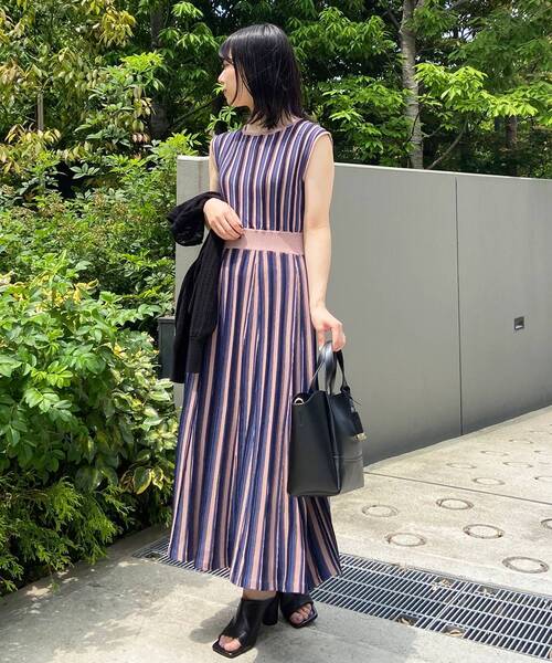 OPAQUE.CLIP（オペークドットクリップ）の「◆スクエアトゥシリンダーヒールミュール（サンダル・レディース・ブラック/ダークグリーン/オフホワイト・02/03）」の10枚目の写真