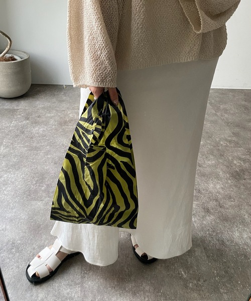 BAGGU(バグー)の「【BAGGU/バグゥ】2022SS BABY BAGGU(エコバッグ/サブバッグ・レディース・ダークグリーン/ベージュ/オリーブ/サックスブルー/イエロー/グリーン/ブロンズ/ピンク系その他/ローズ/レッド・FREE)」の4枚目の写真