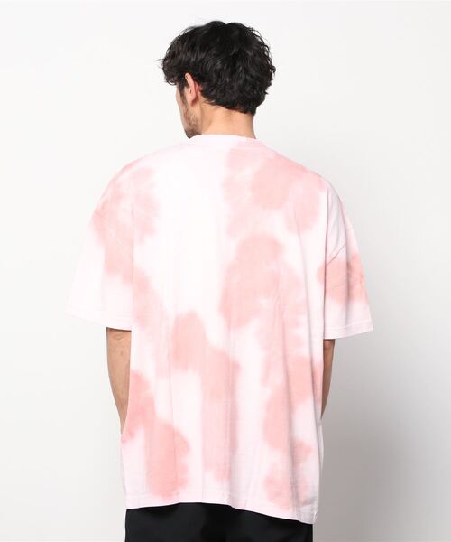ALLSAINTS（オールセインツ）の「KURA ORGANIC COTTON TIE DYE T-SHIRT | KURA オーガニック コットン タイダイ Tシャツ（Tシャツ/カットソー・メンズ・ピンク系・L/M/S）」の7枚目の写真