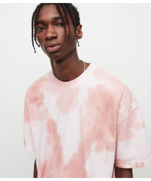 ALLSAINTS（オールセインツ）の「KURA ORGANIC COTTON TIE DYE T-SHIRT | KURA オーガニック コットン タイダイ Tシャツ（Tシャツ/カットソー・メンズ・ピンク系・L/M/S）」の2枚目の写真