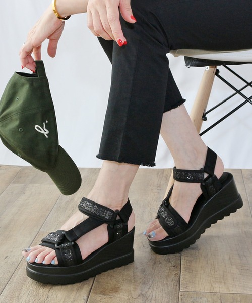 セール 厚底グリッタースポーツサンダル 低反発スポンジ入り サンダル Fin フィン のファッション通販 Zozotown セール 厚底グリッタースポーツサンダル 低反発スポンジ入り サンダル Fin フィン のファッション通販 Zozotown