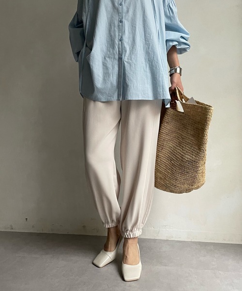 DouDou（ドゥドゥ）の「裾絞りパンツ（その他パンツ・レディース・ブラック/ベージュ・FREE）」の2枚目の写真