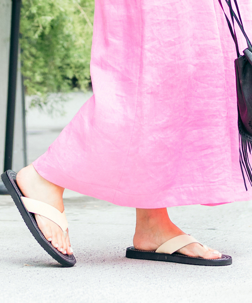 SOL SANA（ソルサナ）の「【SOL SANA/ソル サナ】 LEE Slide：トングサンダル（サンダル・レディース・ブラック/ナチュラル・38/36/37）」の17枚目の写真