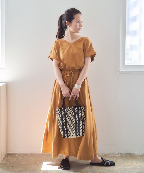 titivate(ティティベイト)の「Vネックカットソーリラックスワンピース(ワンピース・レディース・イエロー/ピンク/ライトブラウン/ブラック・S/M/L)」の1枚目の写真