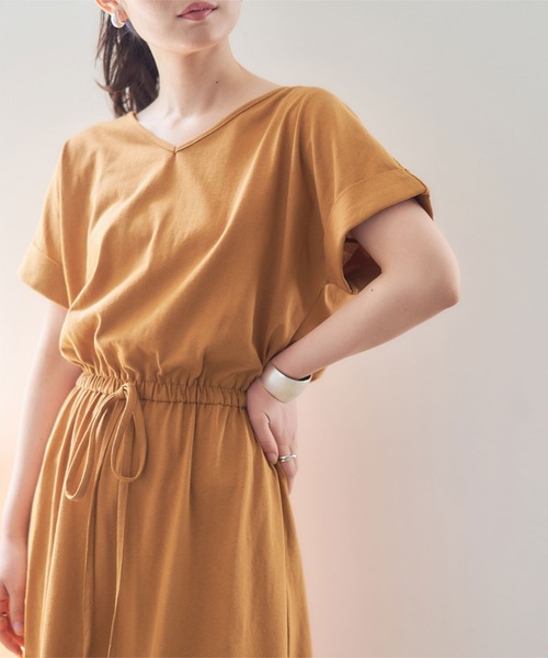 titivate(ティティベイト)の「Vネックカットソーリラックスワンピース(ワンピース・レディース・イエロー/ピンク/ライトブラウン/ブラック・S/M/L)」の12枚目の写真