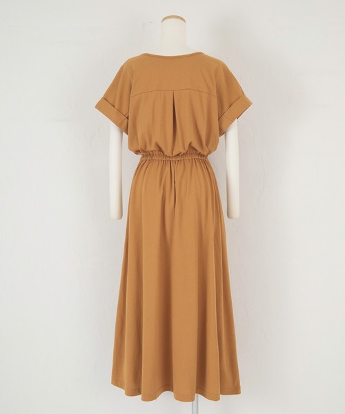 titivate(ティティベイト)の「Vネックカットソーリラックスワンピース(ワンピース・レディース・イエロー/ピンク/ライトブラウン/ブラック・S/M/L)」の13枚目の写真