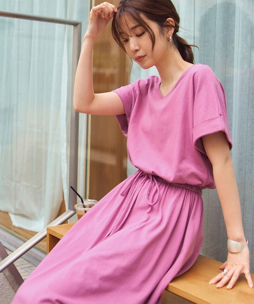 titivate(ティティベイト)の「Vネックカットソーリラックスワンピース(ワンピース・レディース・イエロー/ピンク/ライトブラウン/ブラック・S/M/L)」の8枚目の写真