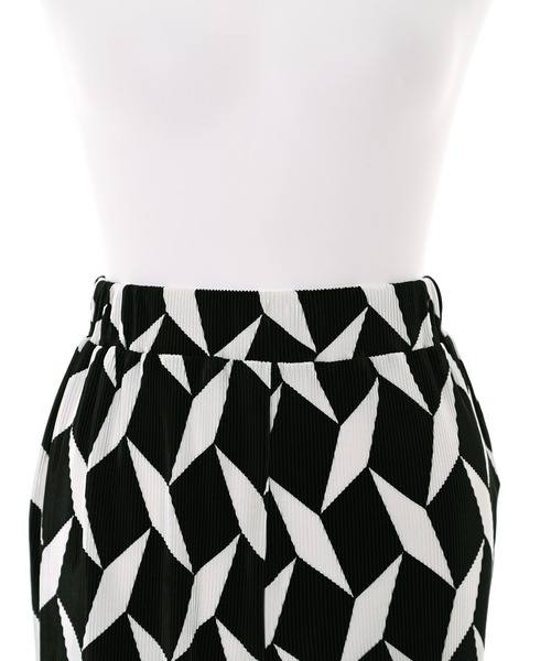 Narcissus(ナルシス)の「【Narcissus】ガラプリーツパンツ(その他パンツ・レディース・レッド/ブラック・FREE)」の5枚目の写真