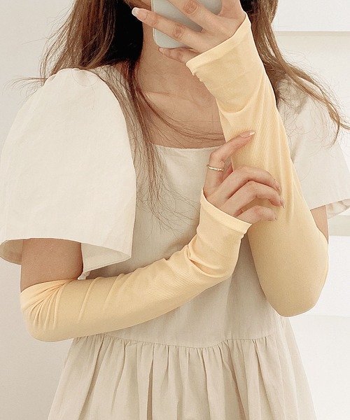 EPICKS（エピックス）の「カラーアームカバー（アームカバー・レディース・ホワイト/ブラック/ベージュ/グレー/サックスブルー/イエロー/グリーン/ダークパープル/ライトパープル/ピンクベージュ・F）」の9枚目の写真