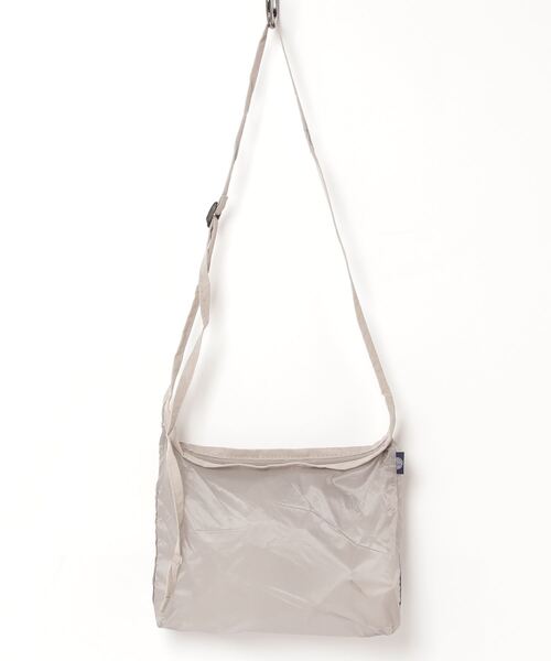 MAKE UP(メイクアップ)の「MAKE UP 撥水軽量ナイロン サコッシュ【折りたたみ 無地】(ショルダーバッグ・レディース・ダークグリーン/グレー/ネイビー/グリーン/ダークグレー/シルバー/ワイン/ゴールド・FREE)」の8枚目の写真