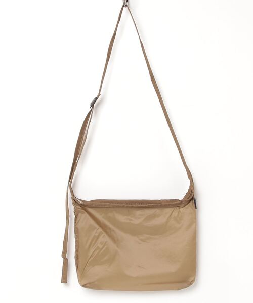 MAKE UP(メイクアップ)の「MAKE UP 撥水軽量ナイロン サコッシュ【折りたたみ 無地】(ショルダーバッグ・レディース・ダークグリーン/グレー/ネイビー/グリーン/ダークグレー/シルバー/ワイン/ゴールド・FREE)」の1枚目の写真