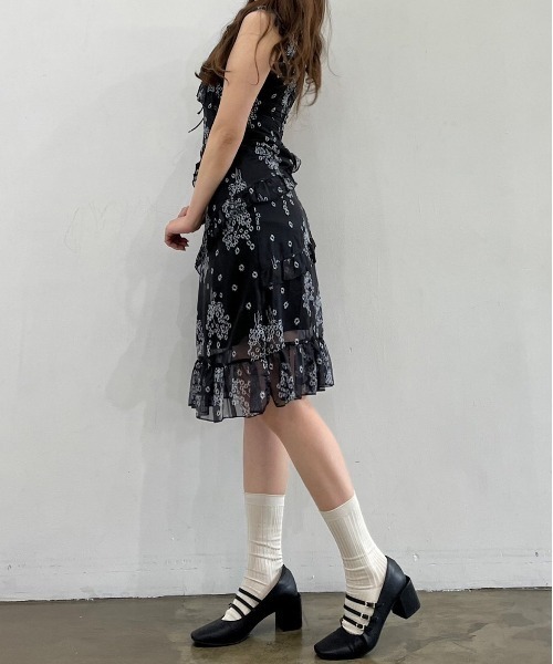 titty＆Co. PETIT by poyo（ティティーアンドコープティバイポヨ）の「【titty&Co. PETIT by POYO】小花フリルスピンドルミディワンピース（ワンピース・レディース・ブラック・FREE）」の9枚目の写真