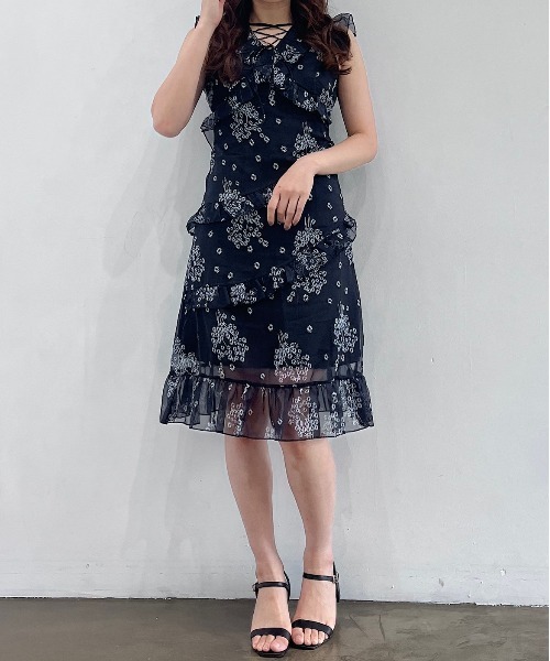 titty＆Co. PETIT by poyo（ティティーアンドコープティバイポヨ）の「【titty&Co. PETIT by POYO】小花フリルスピンドルミディワンピース（ワンピース・レディース・ブラック・FREE）」の14枚目の写真