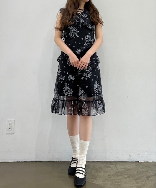 titty＆Co. PETIT by poyo（ティティーアンドコープティバイポヨ）の「【titty&Co. PETIT by POYO】小花フリルスピンドルミディワンピース（ワンピース・レディース・ブラック・FREE）」の6枚目の写真