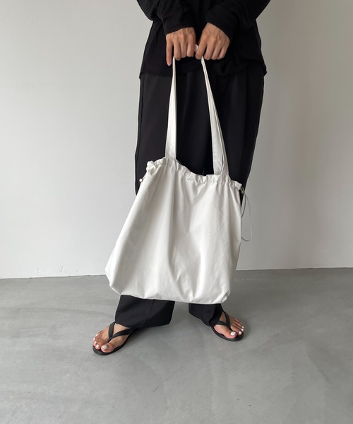 CANAL JEAN(キャナルジーン)の「El mar(エルマール) ドローコードコットントートバッグ(トートバッグ・レディース・ブラック/アイボリー・ONE SIZE)」の3枚目の写真