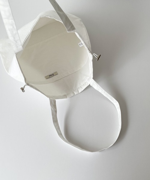 CANAL JEAN(キャナルジーン)の「El mar(エルマール) ドローコードコットントートバッグ(トートバッグ・レディース・ブラック/アイボリー・ONE SIZE)」の6枚目の写真