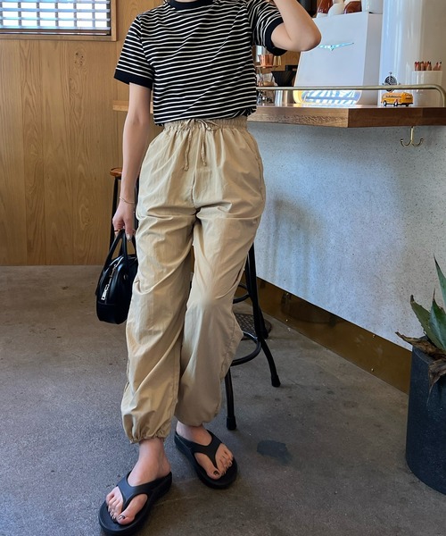 LE MORE(リモア)の「ナイロンカーゴパンツ(カーゴパンツ・レディース・ピンク/アイボリー/ベージュ・FREE)」の5枚目の写真