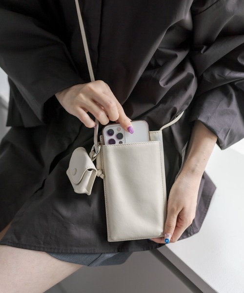 mystic(ミスティック)の「携帯ウォレットバッグ(ショルダーバッグ・レディース・ブラック/オフホワイト・ONE SIZE)」の15枚目の写真