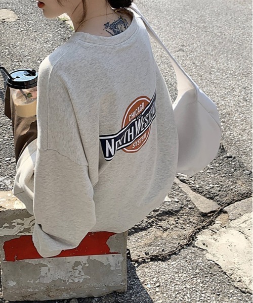 ARCADE（アーケード）の「NORTH WESTERN ロゴ 韓国風 ルーズスウェットプルオーバー ロンTEE（スウェット・レディース・ネイビー/グレー・FREE）」の5枚目の写真